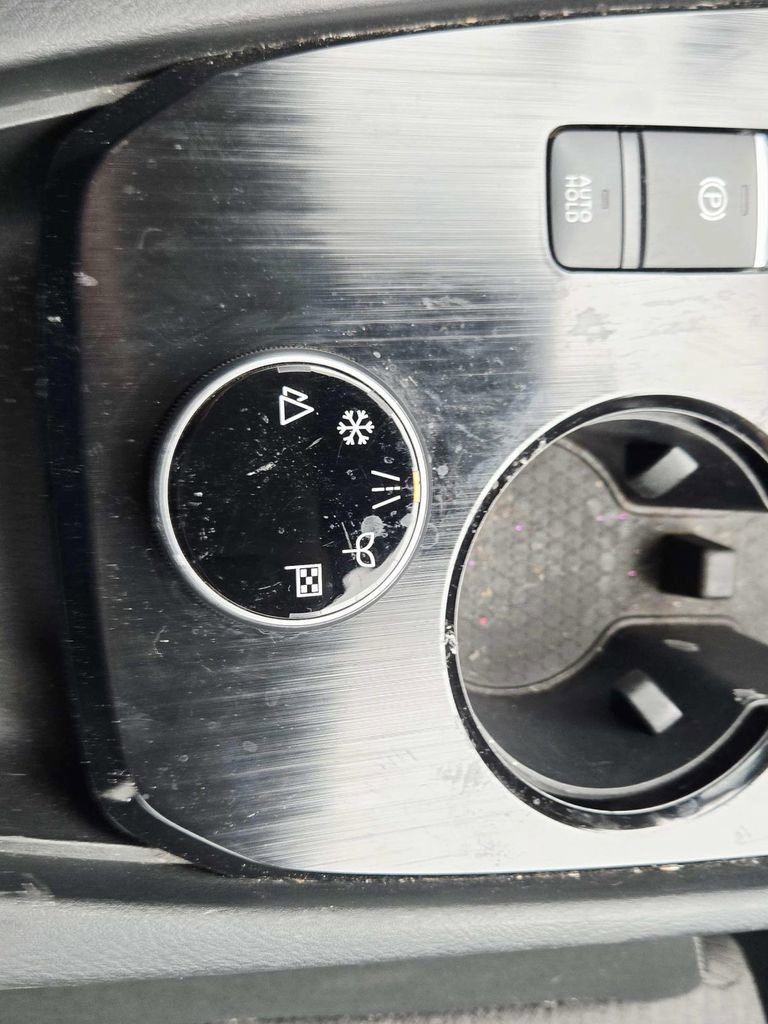 Used 2023 Nissan Rogue SV image 30