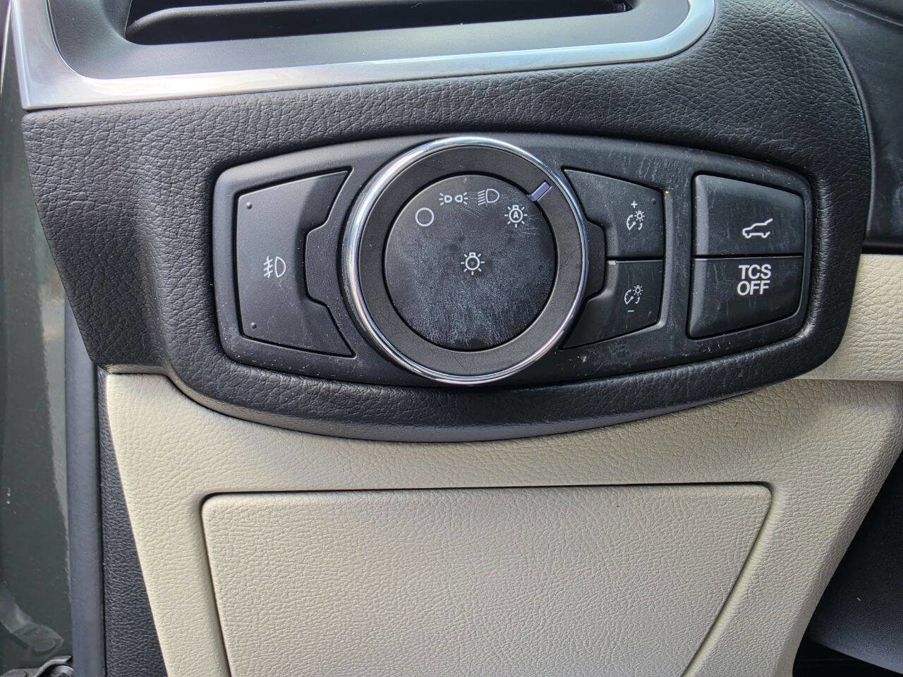 Used 2023 Ford Edge Titanium AWD/4WD image 21