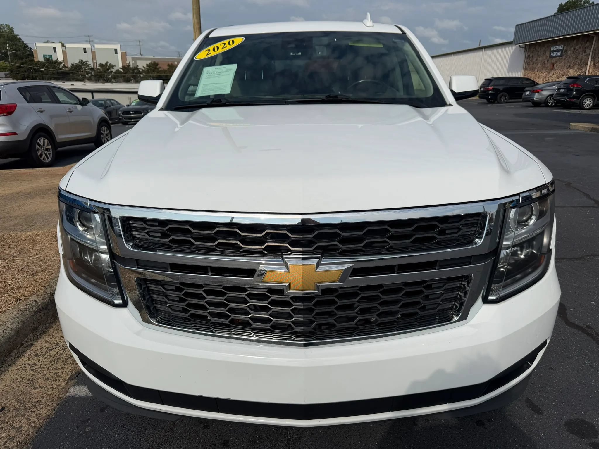 Used 2020 Chevrolet Suburban LT RWD image 2