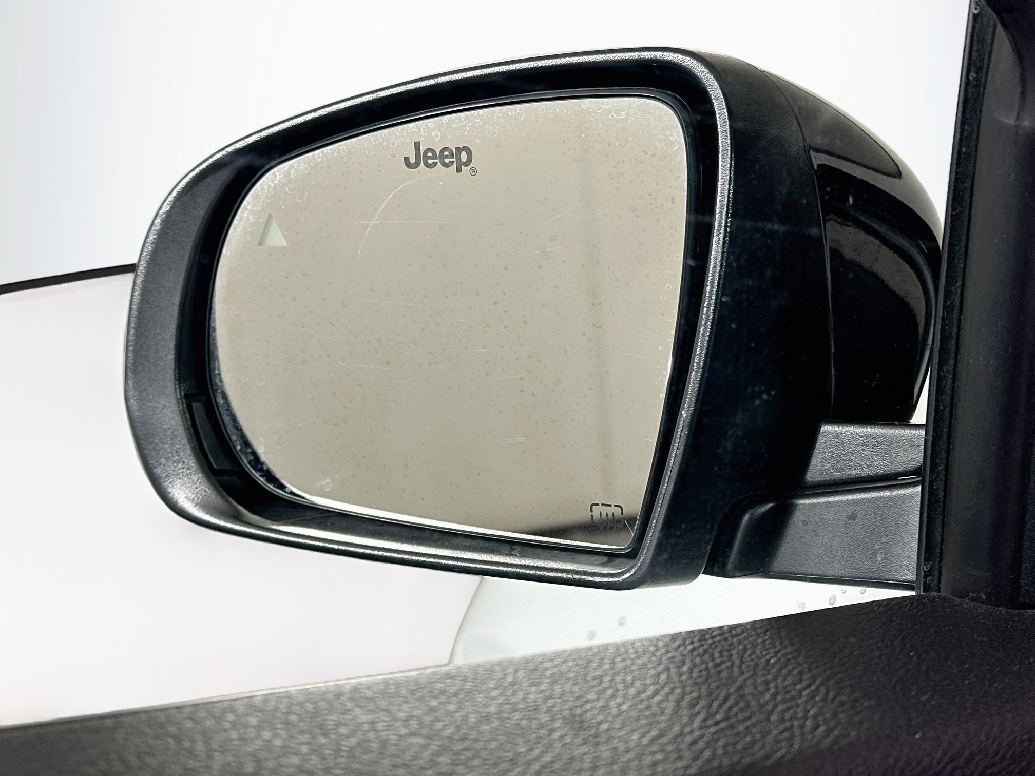 Used 2025 Jeep Compass Limited AWD/4WD image 16