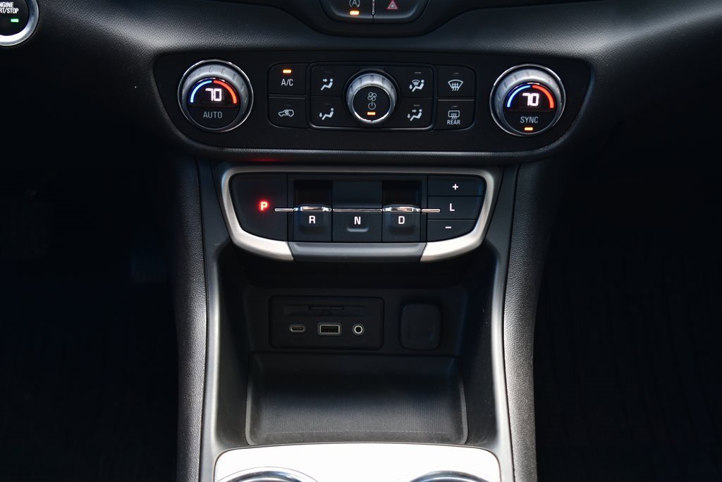 Used 2024 GMC Terrain Denali w/ Denali Premium Package image 31