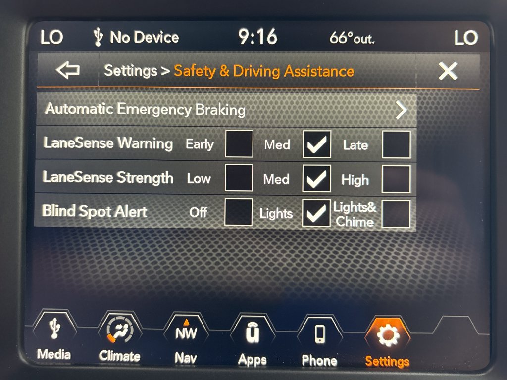 Used 2023 Jeep Renegade Altitude AWD/4WD image 5