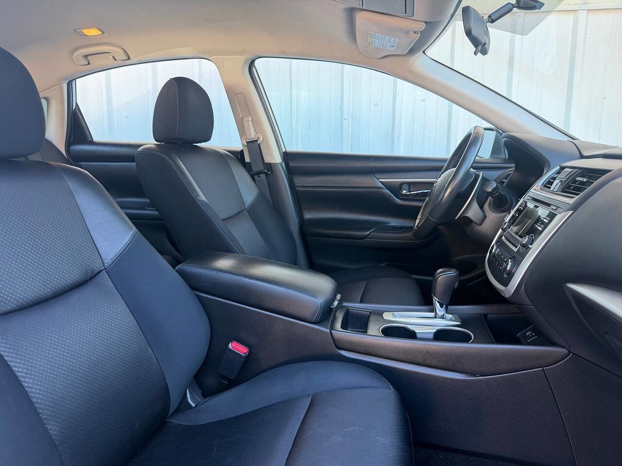 Used 2017 Nissan Altima 2.5 SR FWD image 13