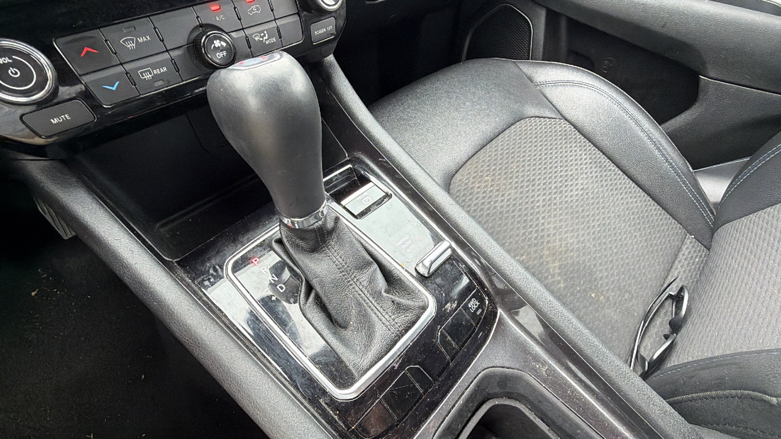 Used 2024 Jeep Compass Latitude AWD/4WD image 31