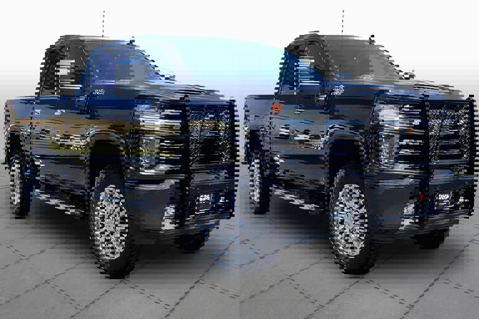 Used 2020 Chevrolet Silverado 2500 High Country w/ Z71 Off-Road Package image 3