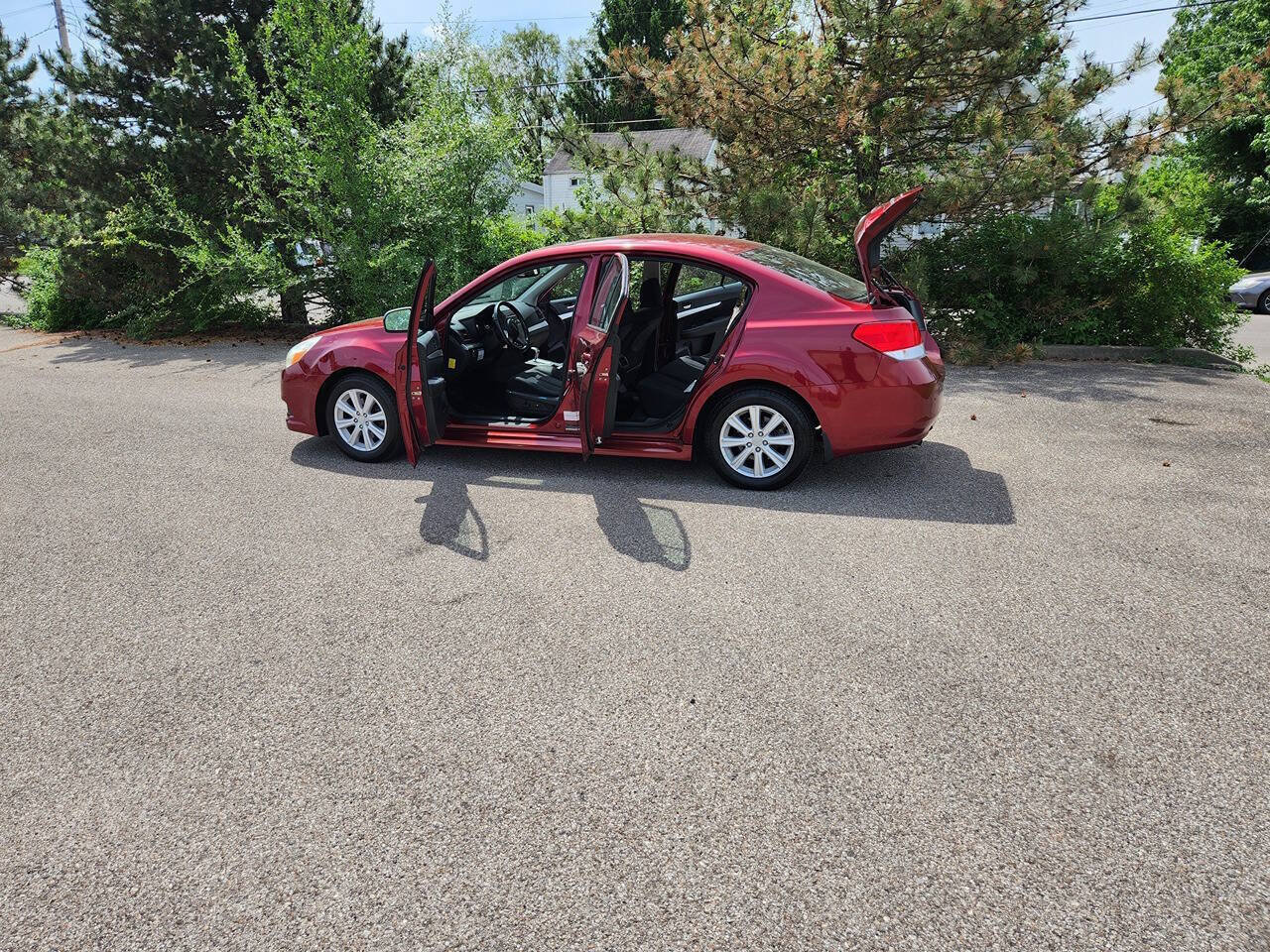 Used 2011 Subaru Legacy 2.5i Premium AWD/4WD image 8