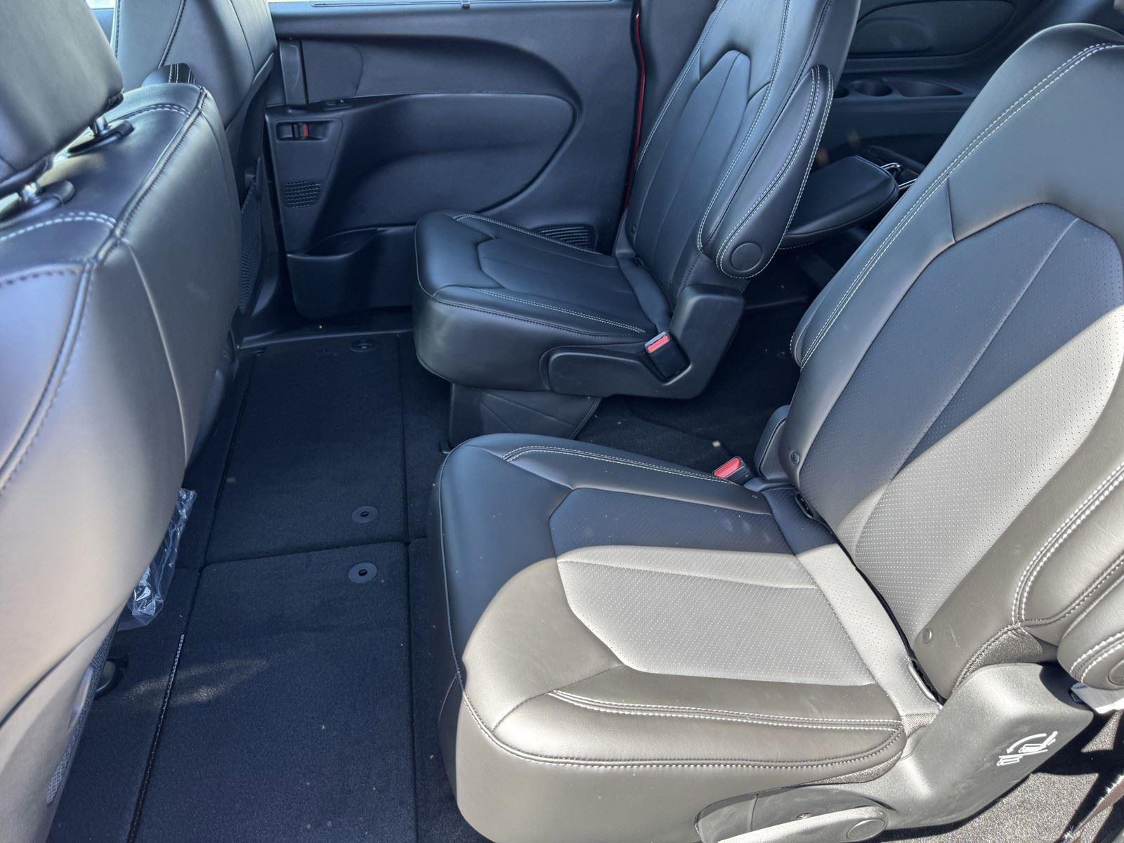 New 2025 Chrysler Voyager LX FWD image 11