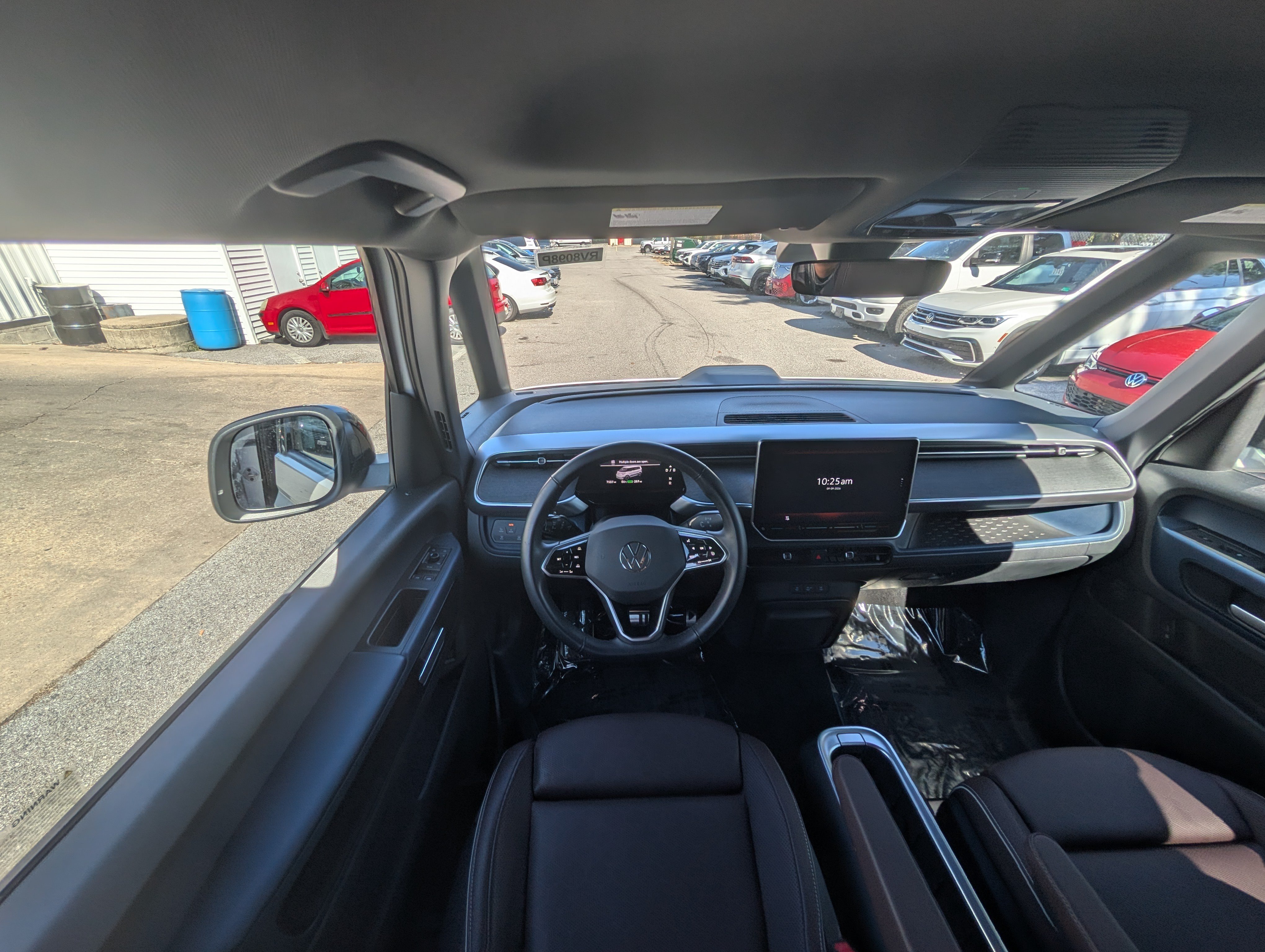 Used 2025 Volkswagen ID. Buzz Pro S Plus RWD image 18
