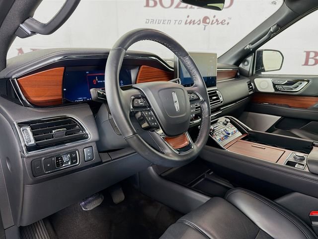 Used 2024 Lincoln Navigator Reserve image 11