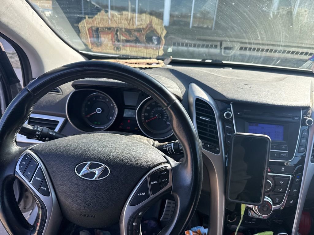 Used 2015 Hyundai Elantra GT w/ Option Group 02 image 7