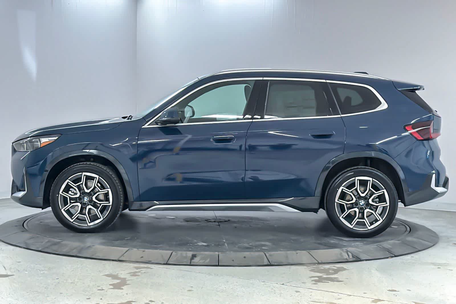 New 2026 BMW X1 xDrive28i w/ Technology Package AWD/4WD image 5