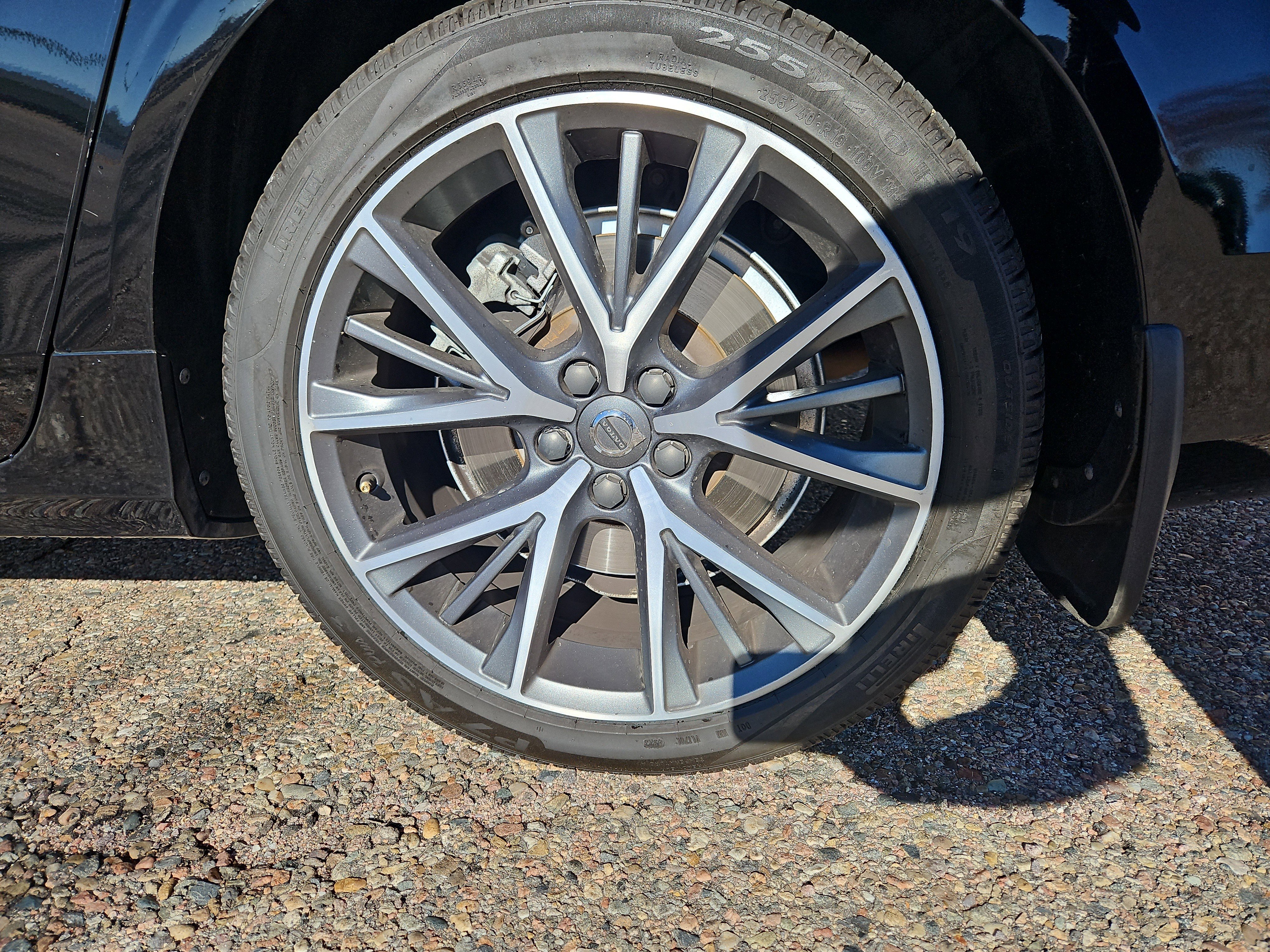 Used 2019 Volvo S90 T6 Momentum image 24