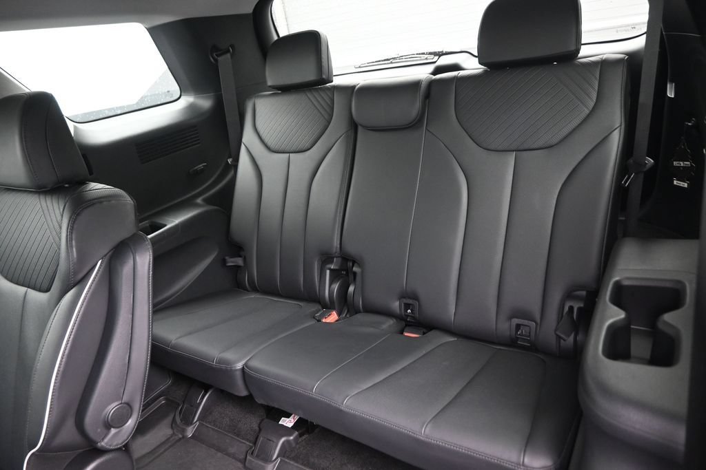 Used 2025 Hyundai Palisade SEL FWD image 15
