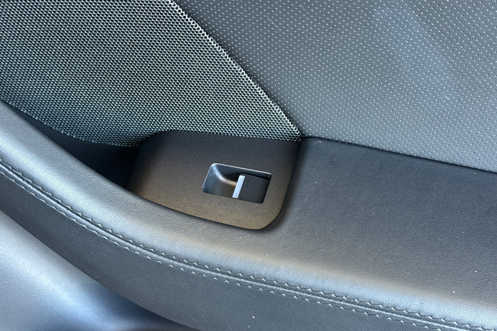 Used 2023 Jaguar F-TYPE R-Dynamic image 17