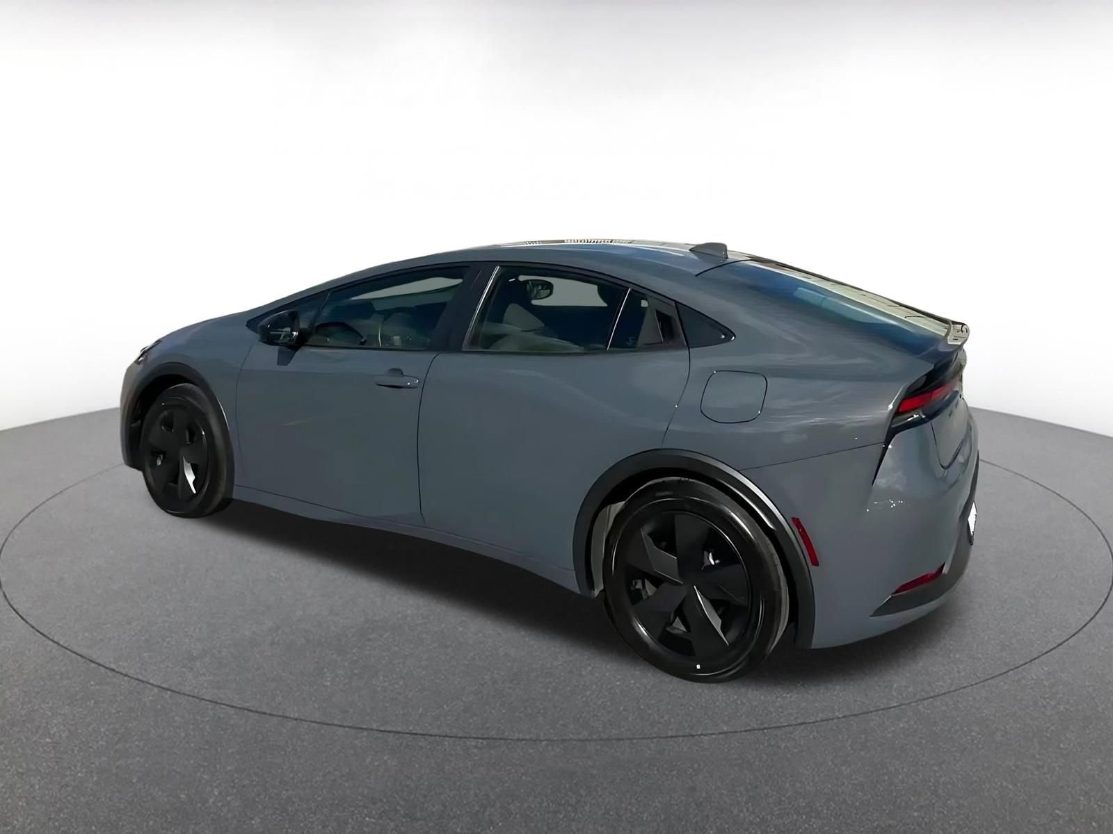 Used 2025 Toyota Prius LE image 10