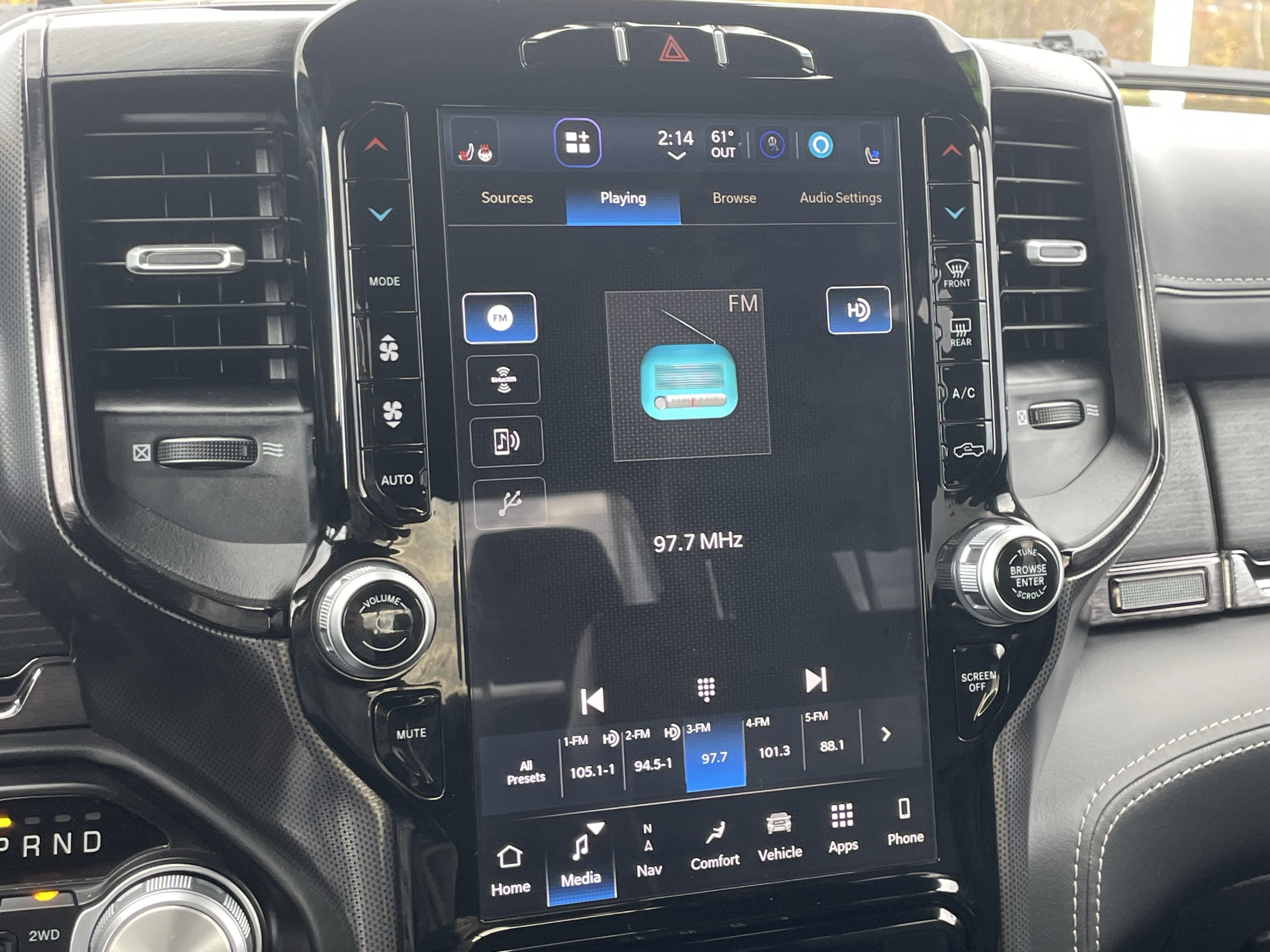 Used 2023 RAM 1500 Limited w/ Body Color Bumper Group image 23