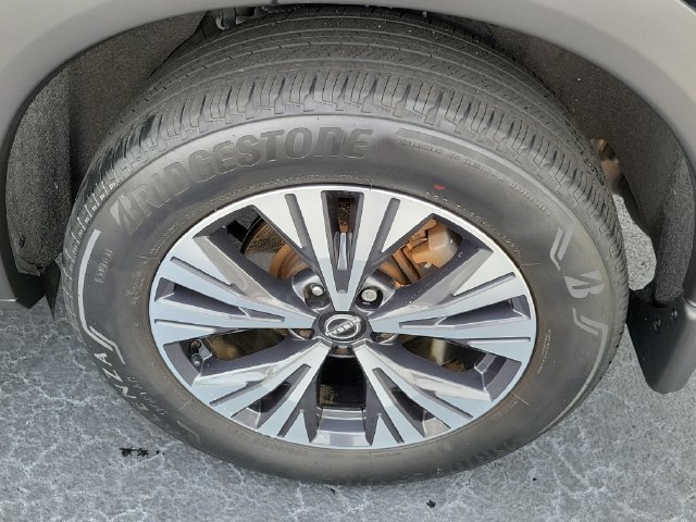 Used 2023 Nissan Rogue SV FWD image 10