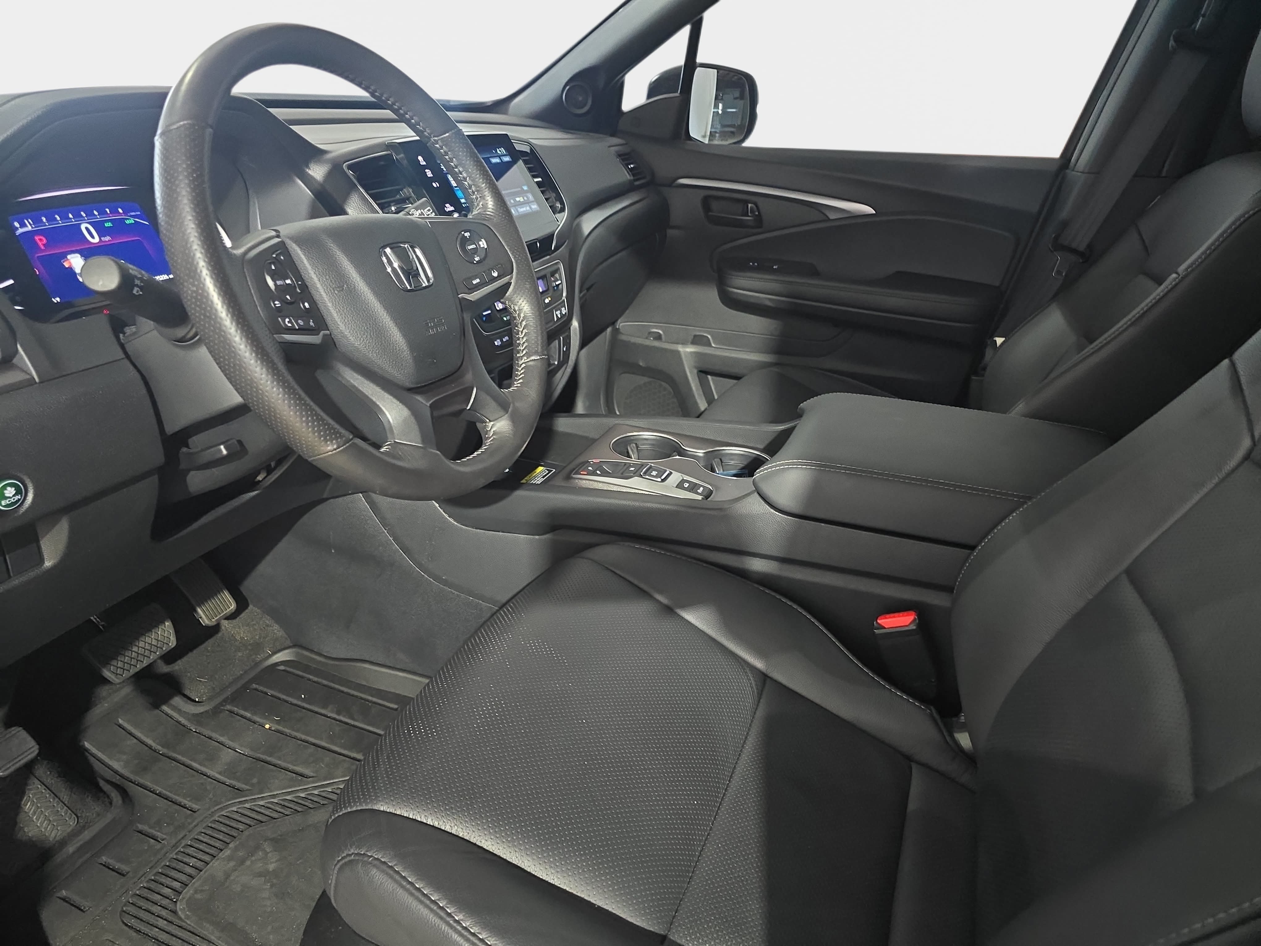 Certified 2025 Honda Passport EX-L image 13