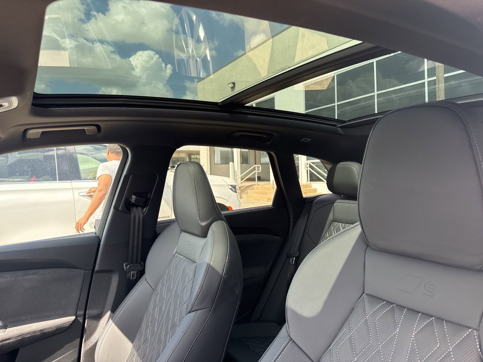 Used 2025 Audi SQ5 Premium Plus image 12