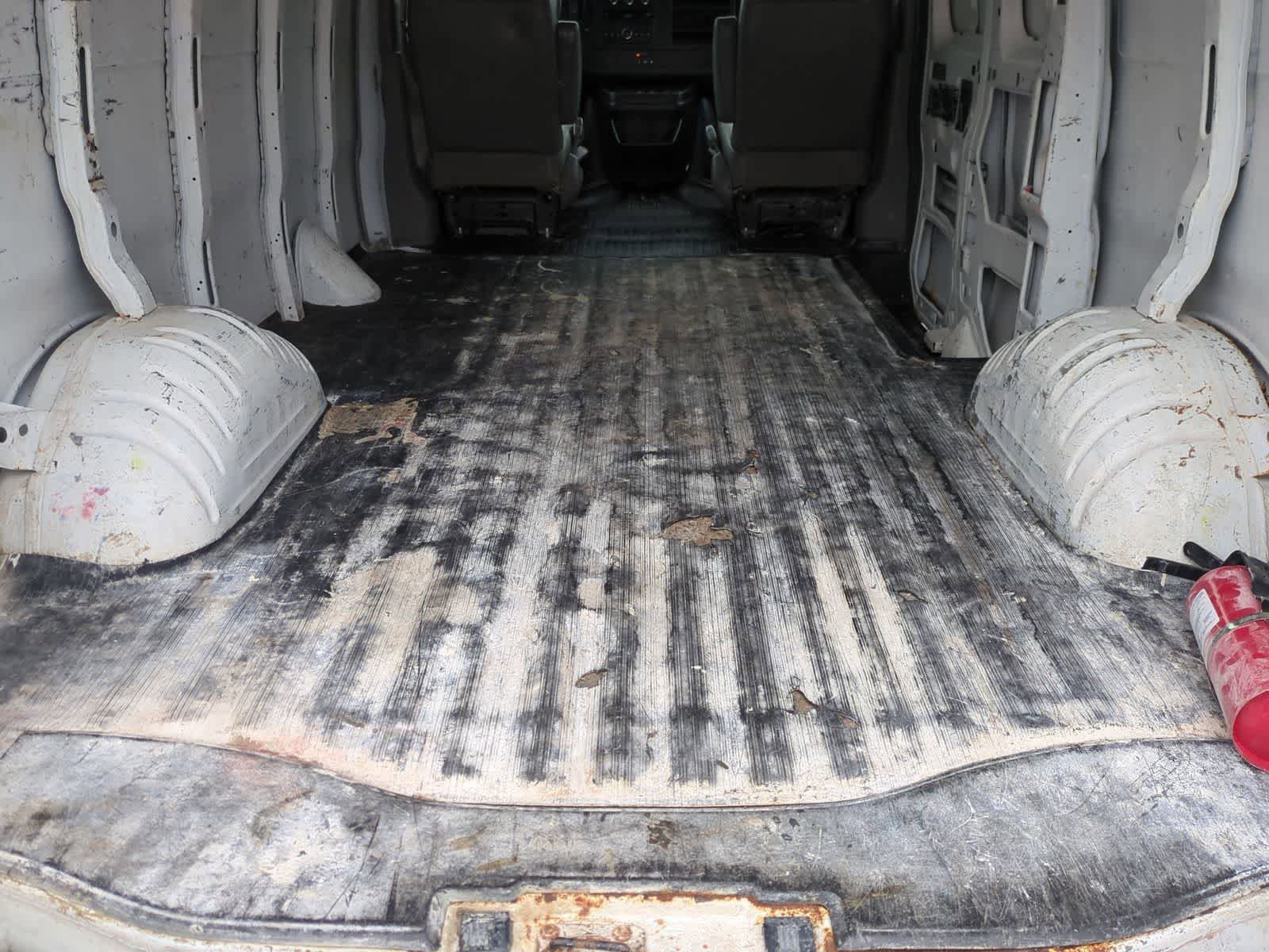 Used 2013 Chevrolet Express 1500 image 32