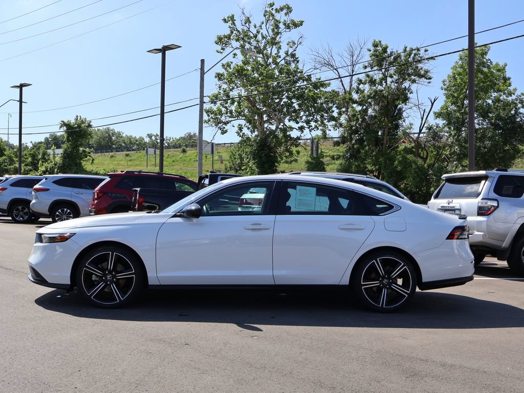 Used 2023 Honda Accord Sport image 4
