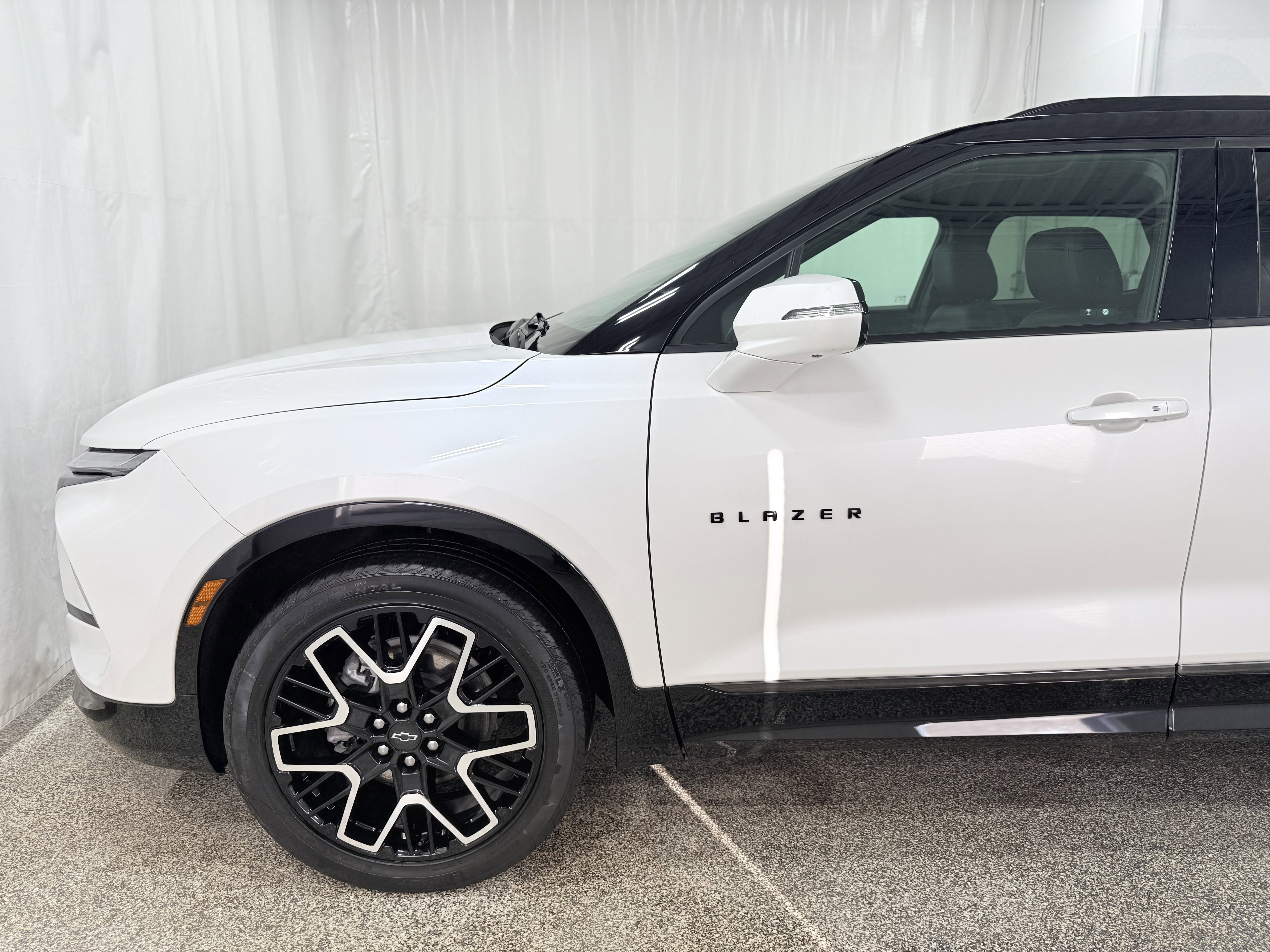 Certified 2023 Chevrolet Blazer RS w/ Driver Confidence II Package image 4