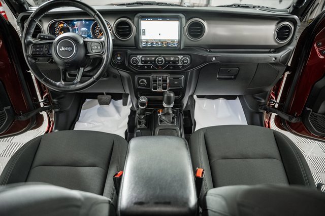 Used 2021 Jeep Gladiator Willys image 24