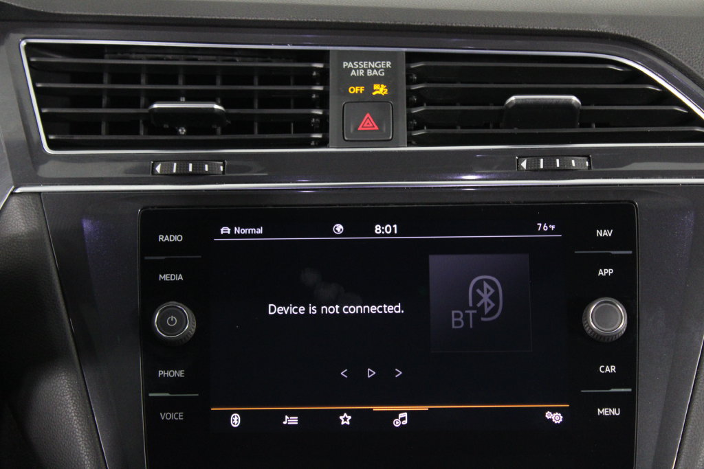 Used 2022 Volkswagen Tiguan SEL R-Line AWD/4WD image 6