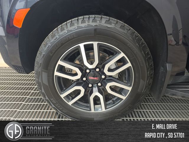 Used 2024 GMC Yukon AT4 w/ Technology Package image 27