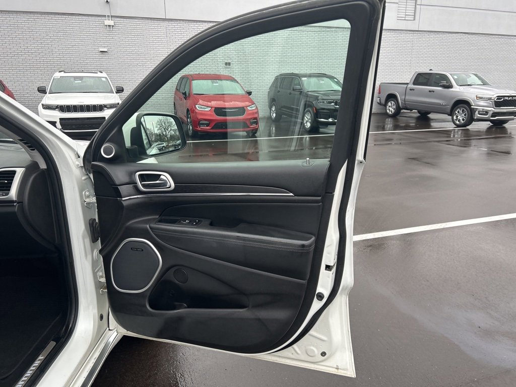 Used 2020 Jeep Grand Cherokee Summit w/ Platinum Series Group image 17