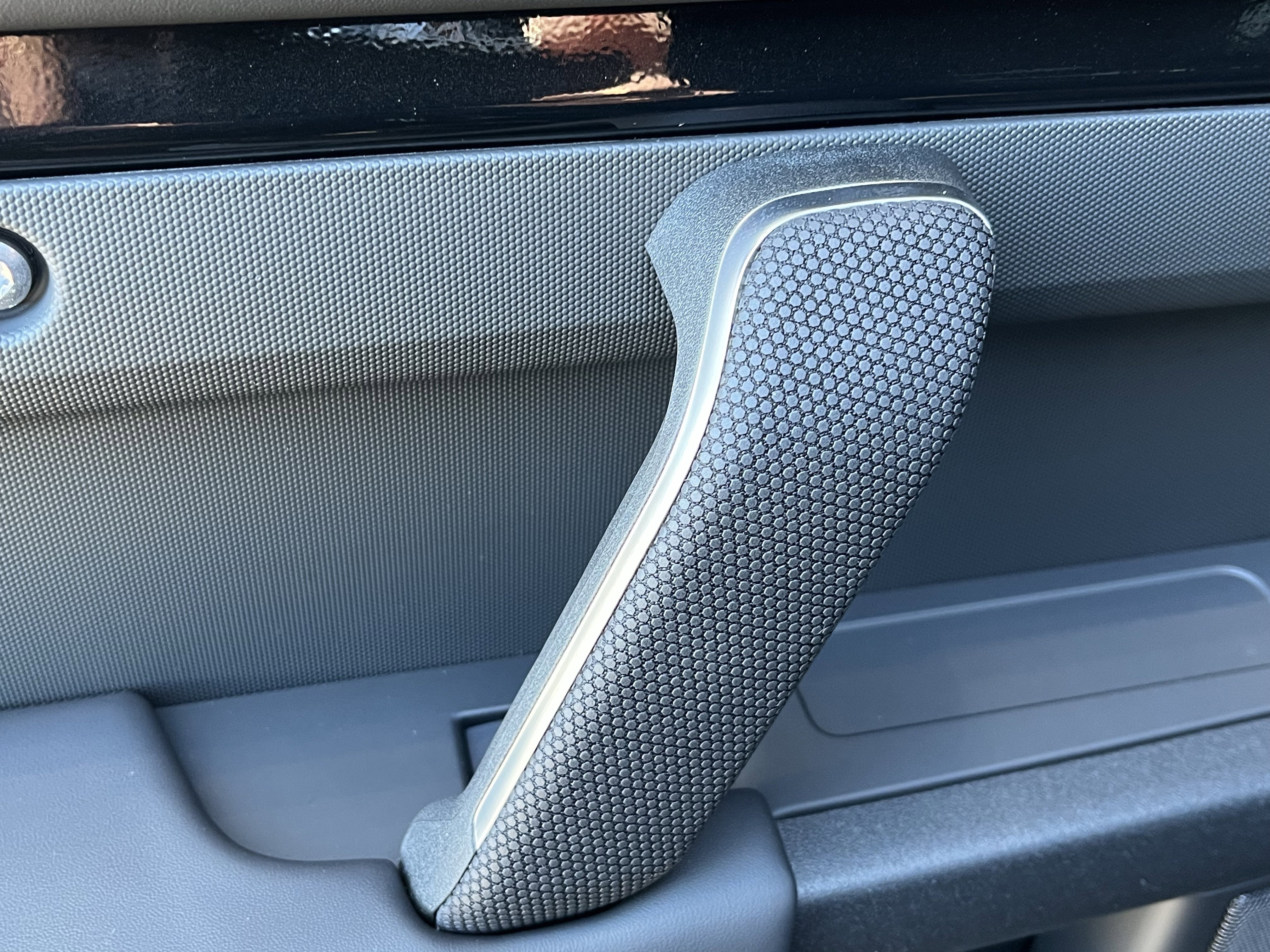 Certified 2026 Land Rover Defender 110 V8 image 28