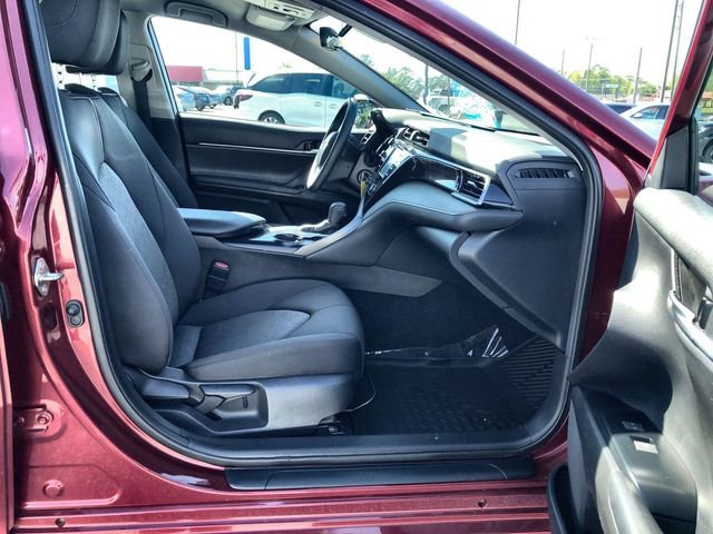 Used 2020 Toyota Camry LE FWD image 12
