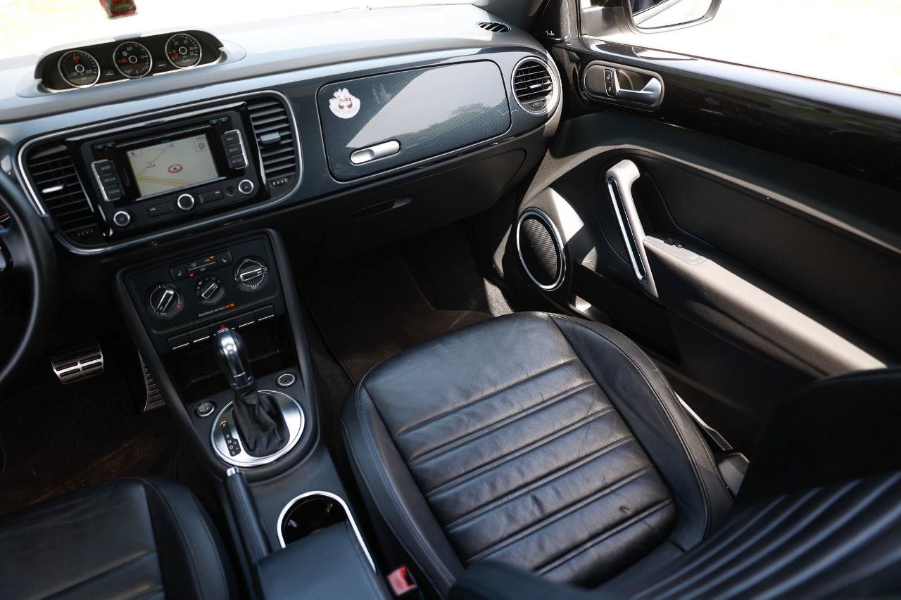 Used 2013 Volkswagen Beetle 2.0T FWD image 24