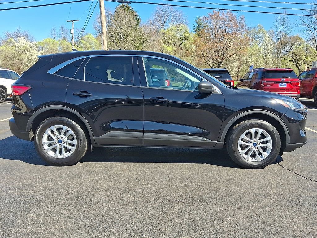 Certified 2022 Ford Escape SE w/ Cold Weather Package AWD/4WD image 8