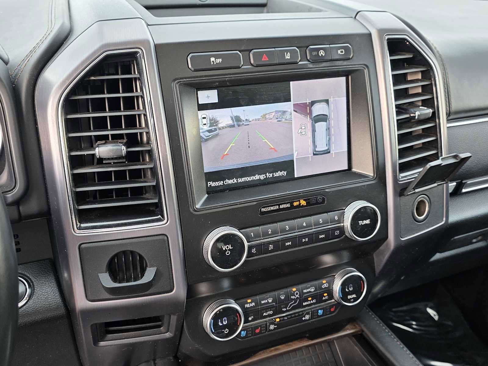 Used 2020 Ford Expedition Platinum image 9