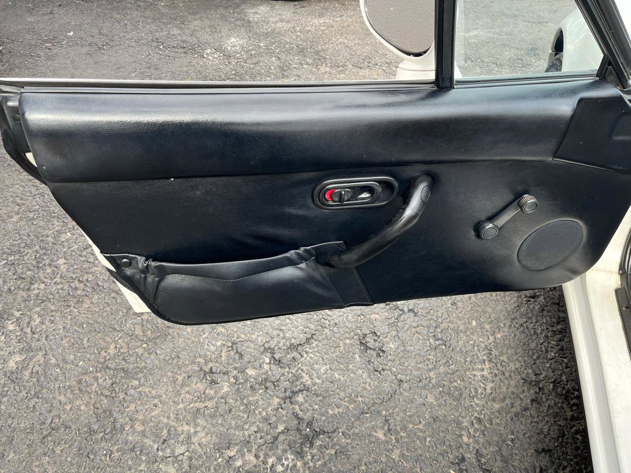 Used 1994 MAZDA MX-5 Miata M-Edition image 18