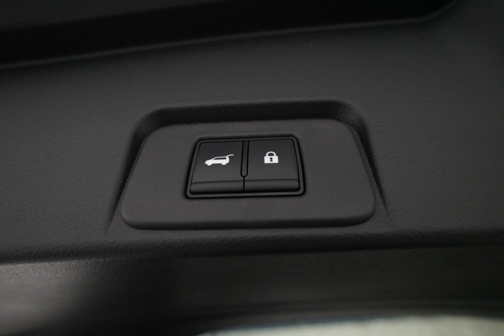 Used 2024 Nissan Rogue SV w/ SV Premium Package image 15