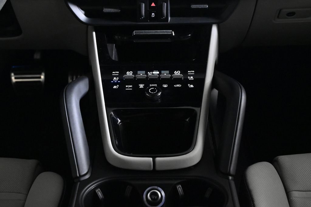 Certified 2025 Porsche Cayenne GTS AWD/4WD image 16
