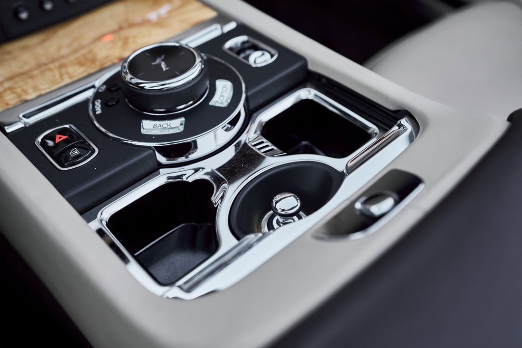 Used 2017 Rolls-Royce Dawn image 58