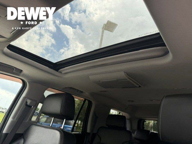 Used 2016 Chevrolet Tahoe LTZ AWD/4WD image 19
