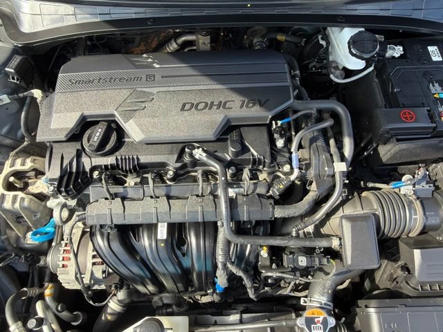 Used 2025 Hyundai Elantra SEL FWD image 31