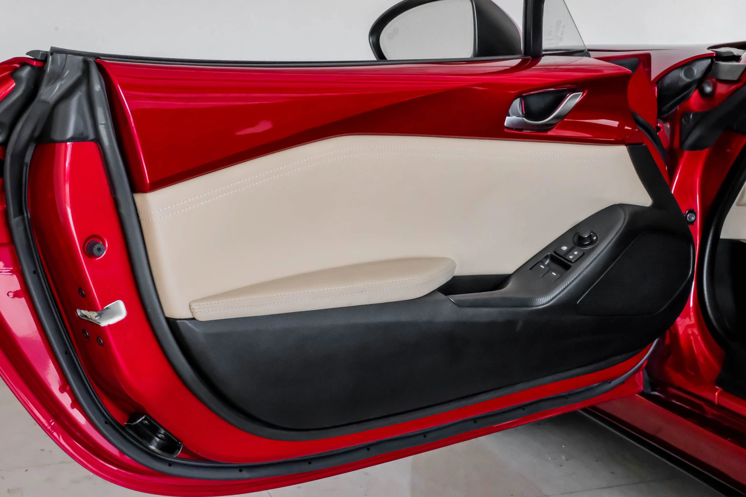 Used 2019 MAZDA MX-5 Miata RF Grand Touring image 36
