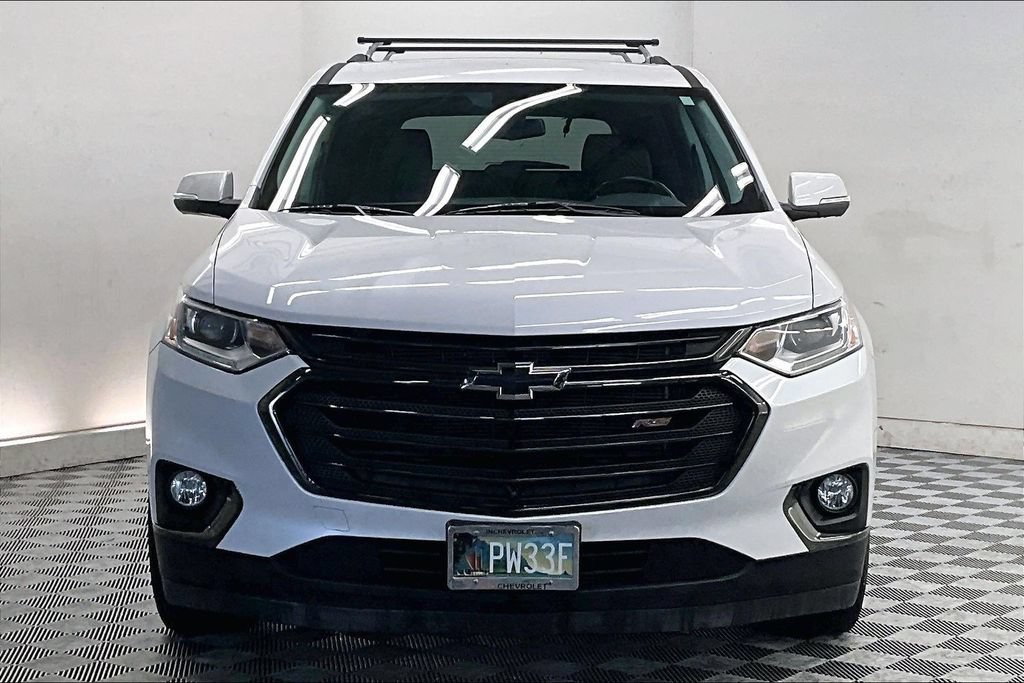 Used 2021 Chevrolet Traverse RS FWD image 2