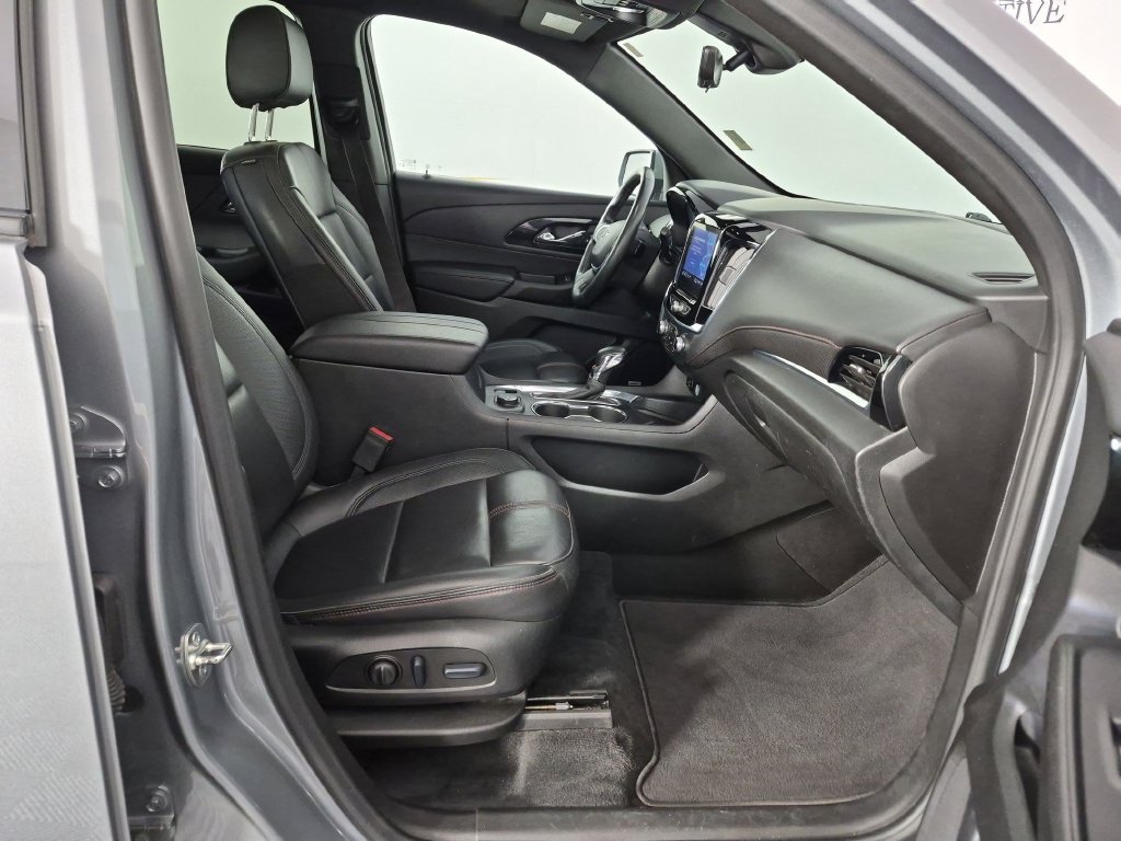 Used 2023 Chevrolet Traverse RS AWD/4WD image 37
