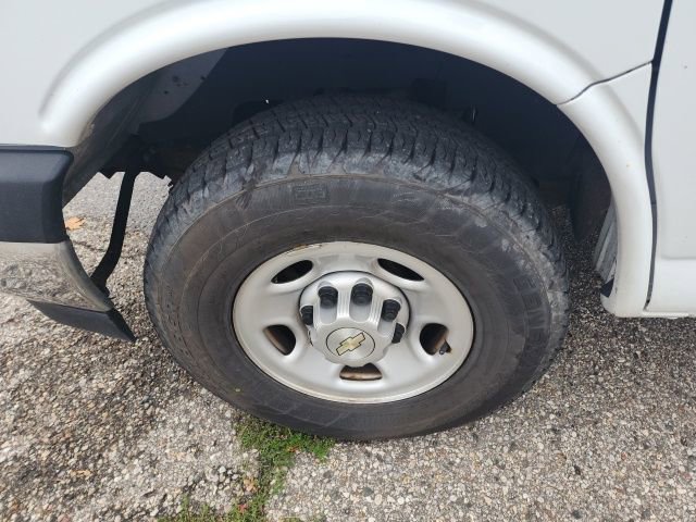 Used 2020 Chevrolet Express 2500 w/ Driver Convenience Package image 24