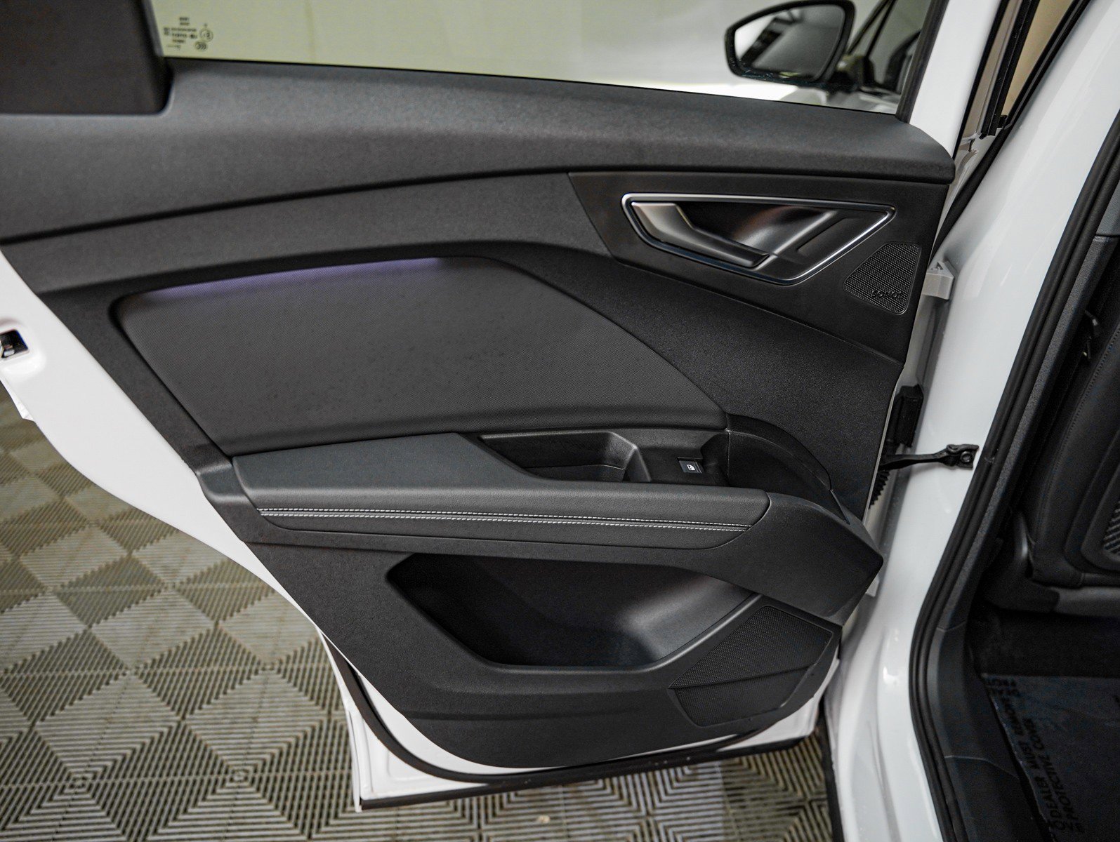 Used 2024 Audi Q4 e-tron Prestige w/ Black Optic Package image 23