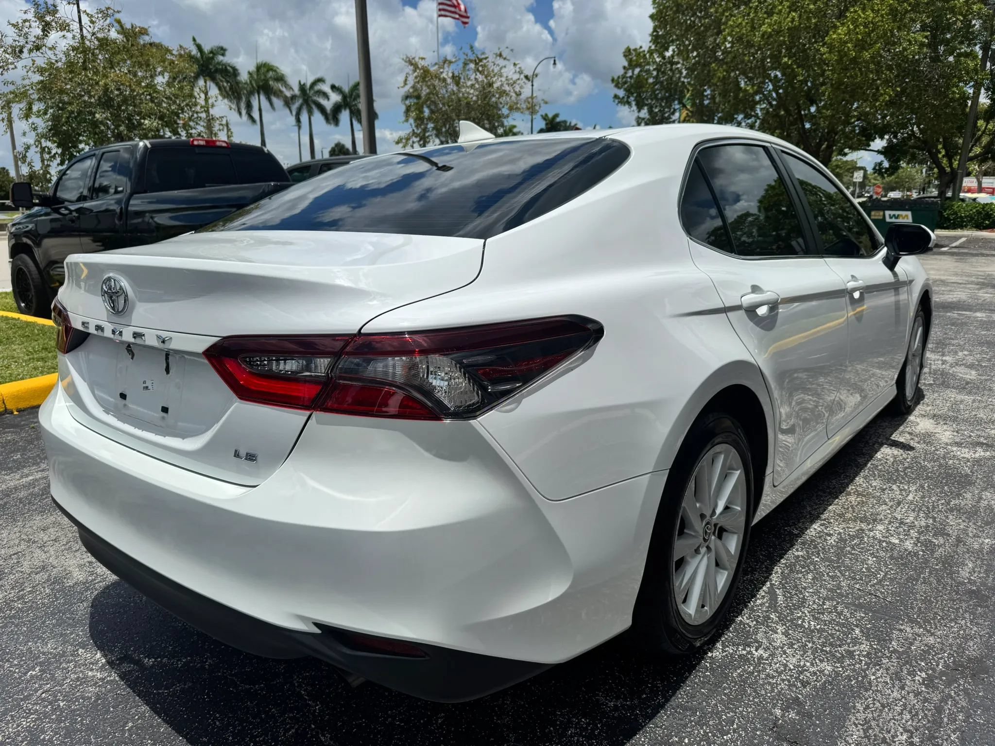 Used 2024 Toyota Camry LE FWD image 5