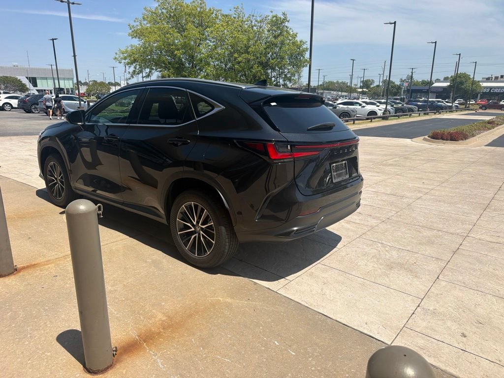 Certified 2025 Lexus NX 250 FWD w/ Accessory Package (Z1) image 4