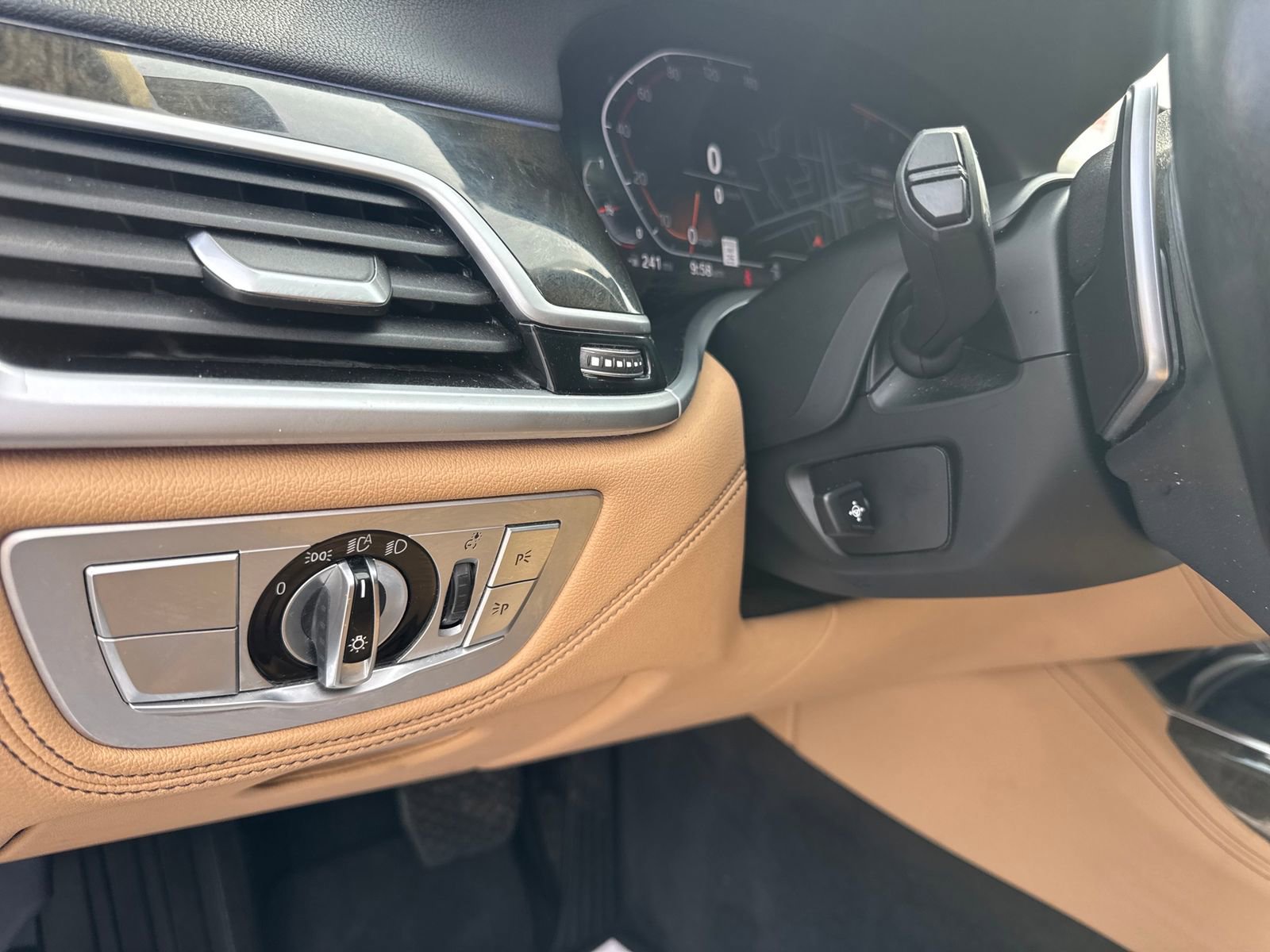 Used 2022 BMW 740i RWD image 14