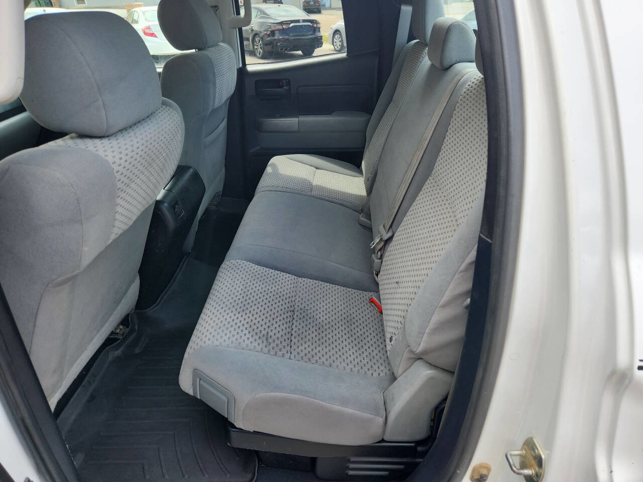 Used 2013 Toyota Tundra 4x4 Double Cab w/ SR5 Pkg image 15